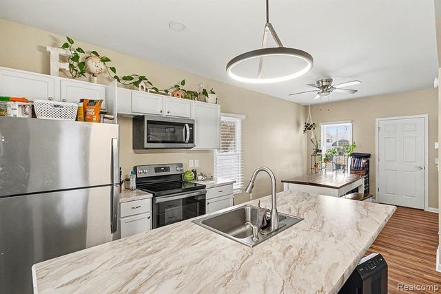 532 E Broad Street, Linden, MI 48451