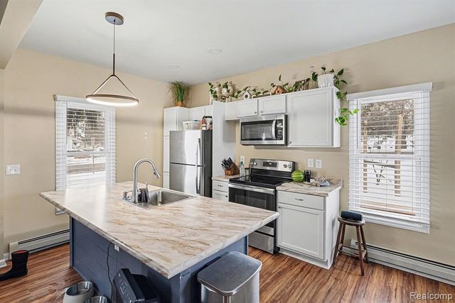 532 E Broad Street, Linden, MI 48451