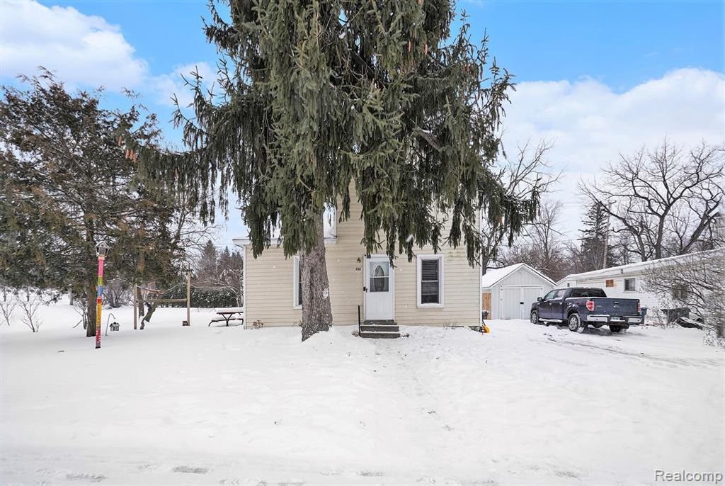 532 E Broad Street, Linden, MI 48451