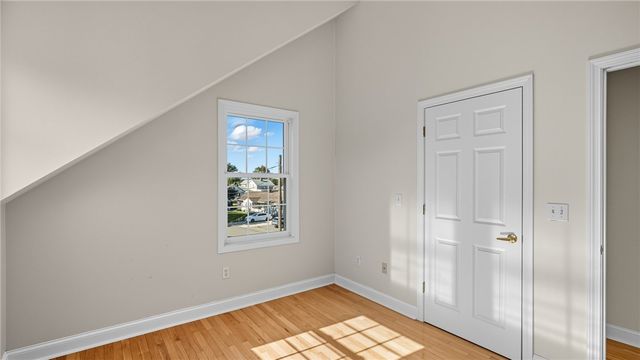 106 Cedar Avenue, Portsmouth, RI 02871