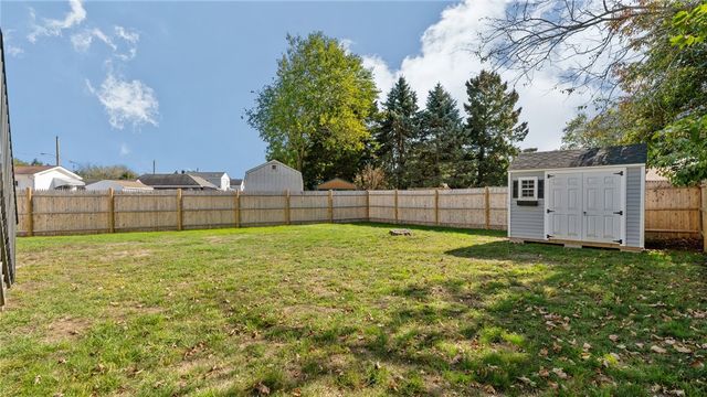 106 Cedar Avenue, Portsmouth, RI 02871