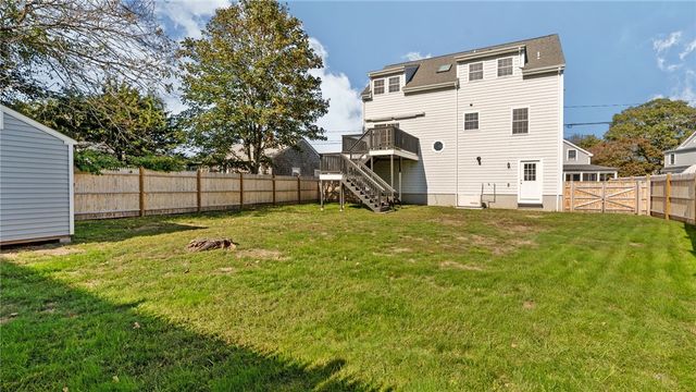 106 Cedar Avenue, Portsmouth, RI 02871