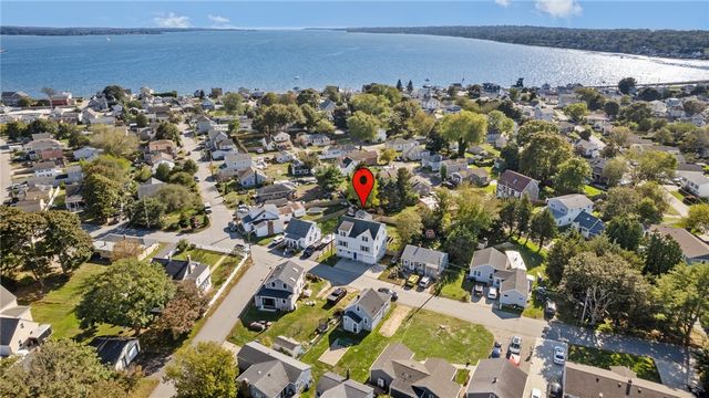 106 Cedar Avenue, Portsmouth, RI 02871