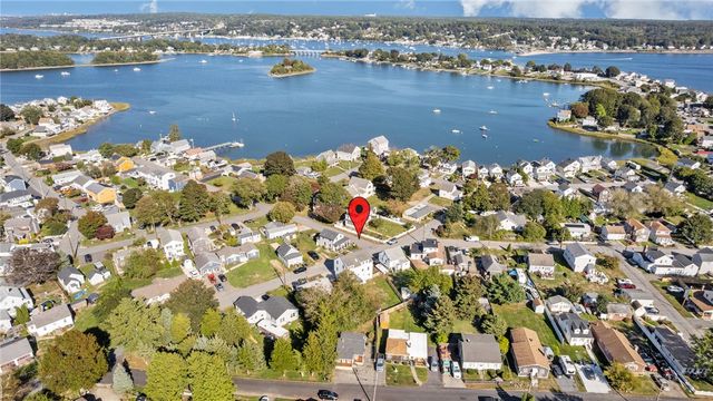 106 Cedar Avenue, Portsmouth, RI 02871