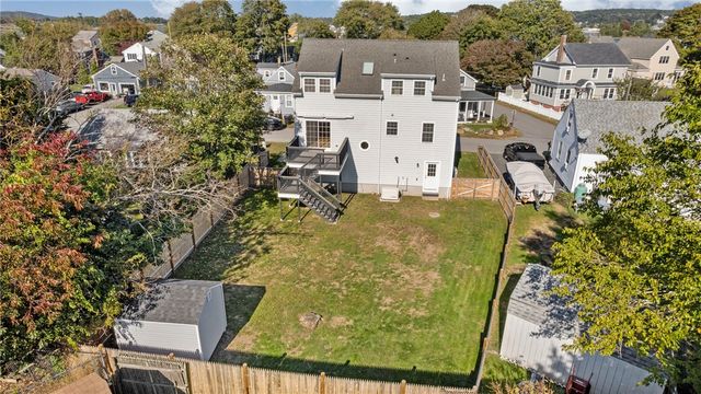106 Cedar Avenue, Portsmouth, RI 02871