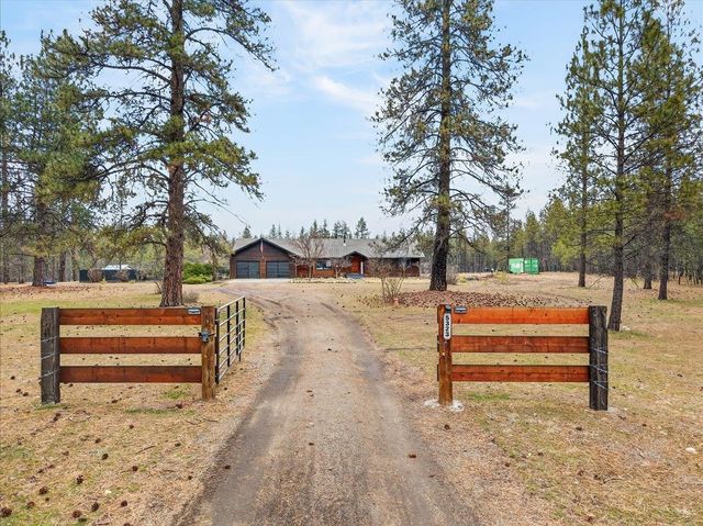 5323 E Quail Ln, Chattaroy, WA 99003