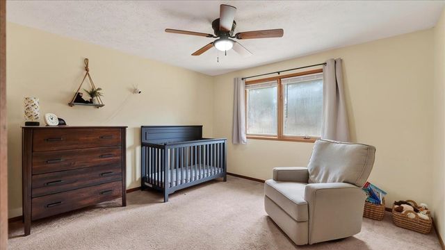 5323 E Quail Ln, Chattaroy, WA 99003