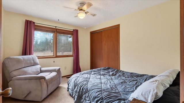 5323 E Quail Ln, Chattaroy, WA 99003