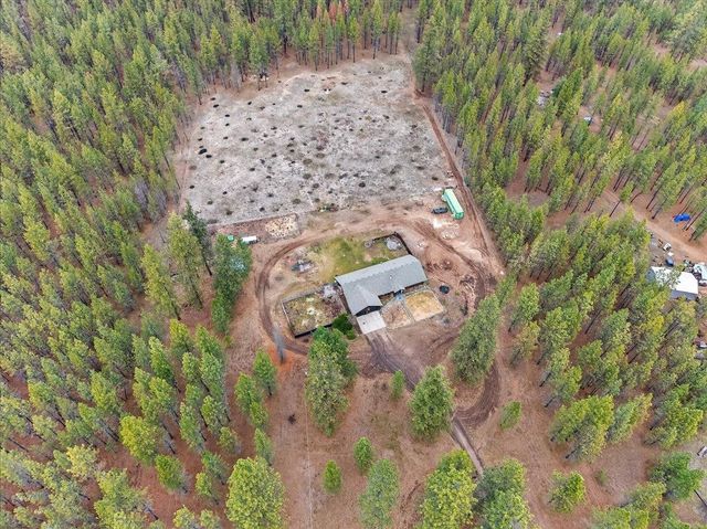 5323 E Quail Ln, Chattaroy, WA 99003