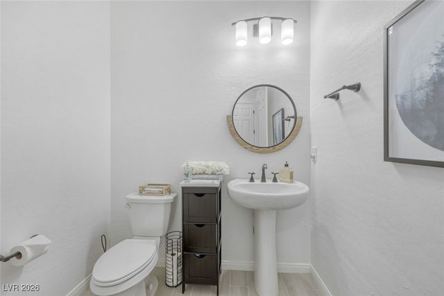 12 Tatahatso Point Street, Henderson, NV 89011