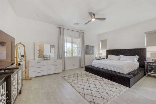 12 Tatahatso Point Street, Henderson, NV 89011