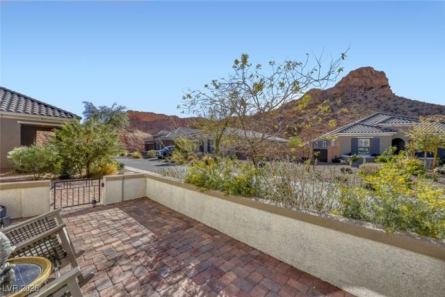 12 Tatahatso Point Street, Henderson, NV 89011