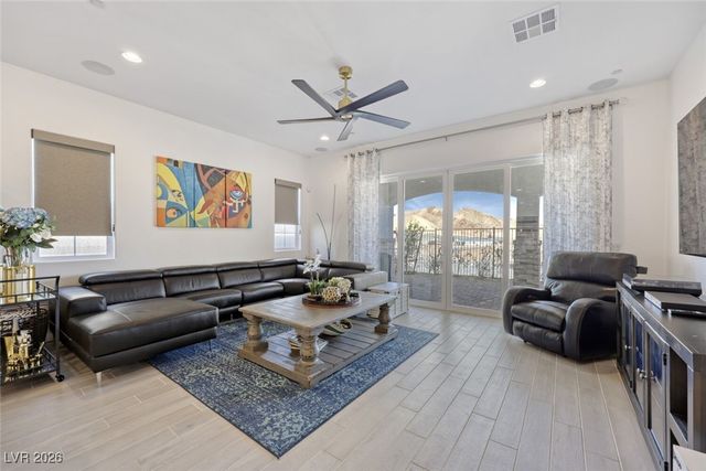 12 Tatahatso Point Street, Henderson, NV 89011