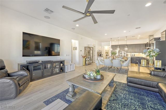 12 Tatahatso Point Street, Henderson, NV 89011