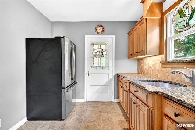 423 Closter Dock Road, Closter, NJ 07624