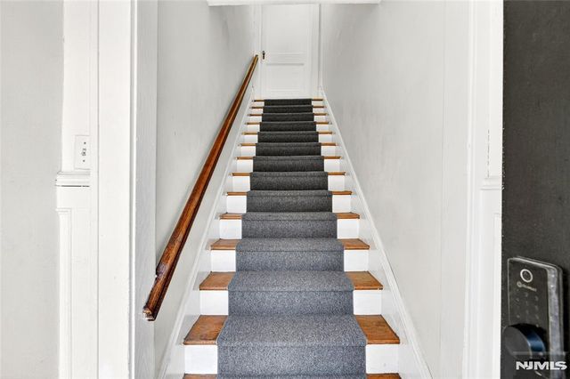 423 Closter Dock Road, Closter, NJ 07624