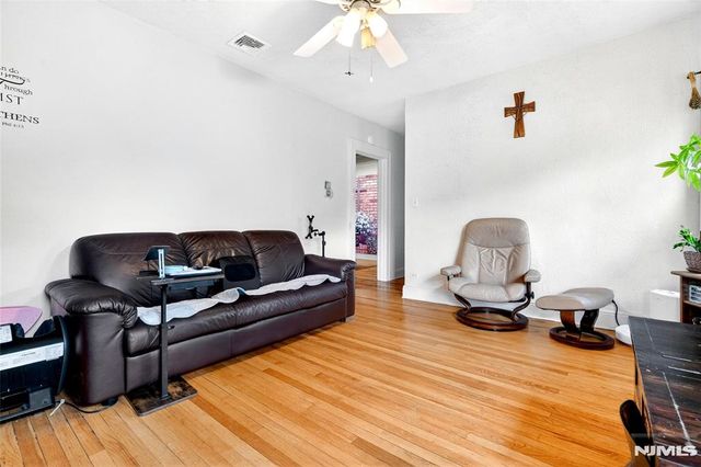 423 Closter Dock Road, Closter, NJ 07624