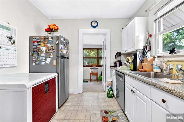 423 Closter Dock Road, Closter, NJ 07624