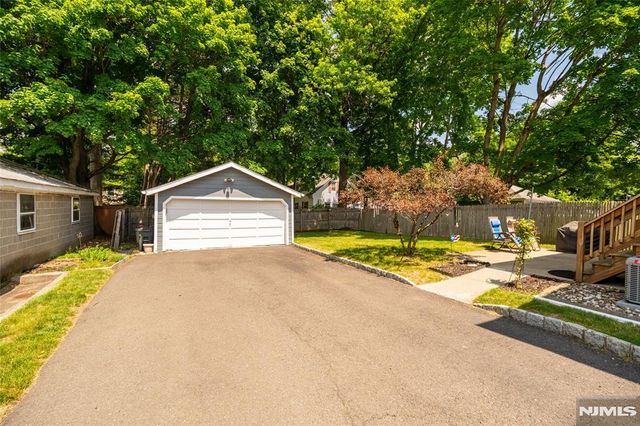 423 Closter Dock Road, Closter, NJ 07624