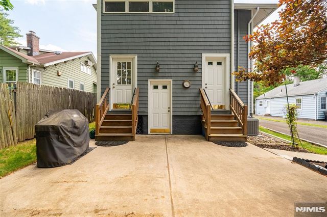 423 Closter Dock Road, Closter, NJ 07624