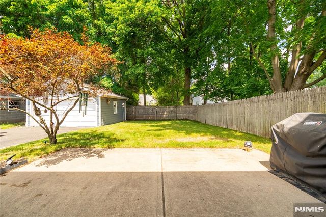 423 Closter Dock Road, Closter, NJ 07624