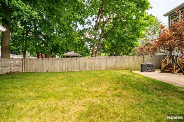 423 Closter Dock Road, Closter, NJ 07624