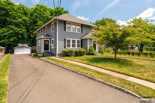 423 Closter Dock Road, Closter, NJ 07624