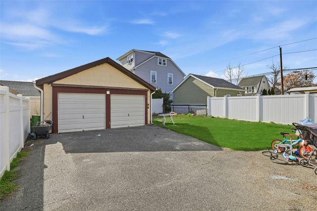 160 Broad Street, Williston Park, NY 11596