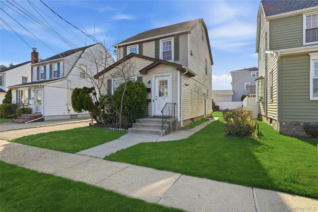 160 Broad Street, Williston Park, NY 11596