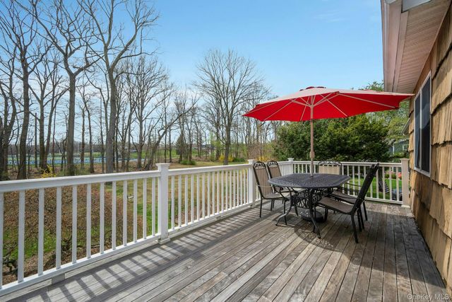 6 Foxwood Lane, Thornwood, NY 10594