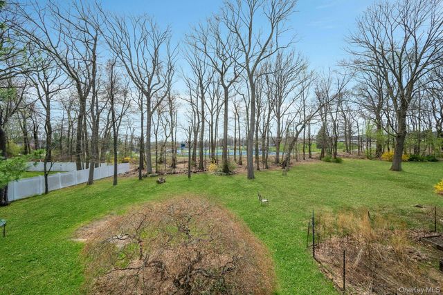 6 Foxwood Lane, Thornwood, NY 10594