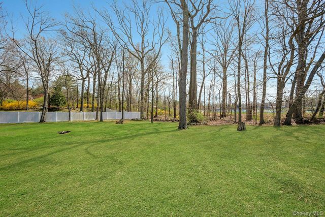 6 Foxwood Lane, Thornwood, NY 10594