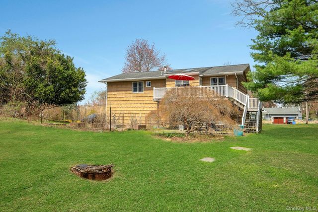 6 Foxwood Lane, Thornwood, NY 10594