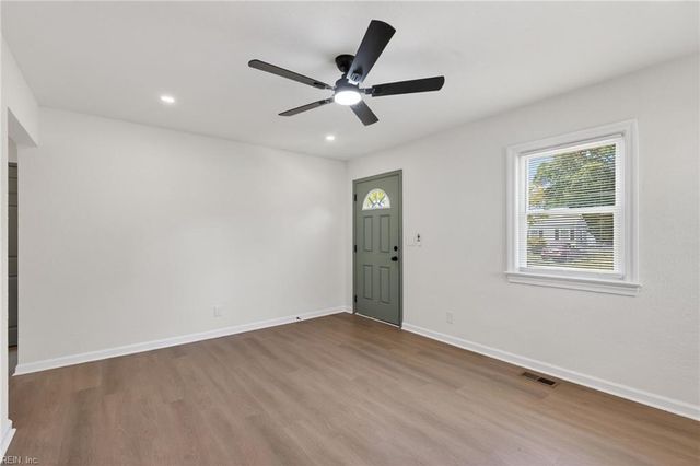 907 Albert AVE, Norfolk, VA 23513