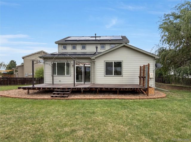 8585 Raspberry Drive, Longmont, CO 80504