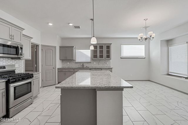 13899 Garforth Avenue, Horizon City, TX 79928