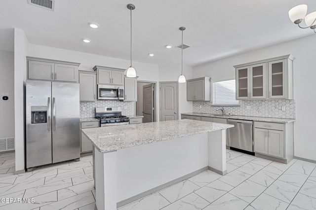 13899 Garforth Avenue, Horizon City, TX 79928