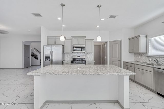 13899 Garforth Avenue, Horizon City, TX 79928