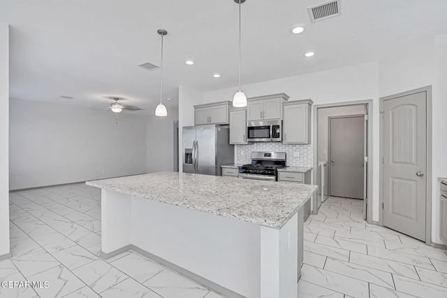 13899 Garforth Avenue, Horizon City, TX 79928