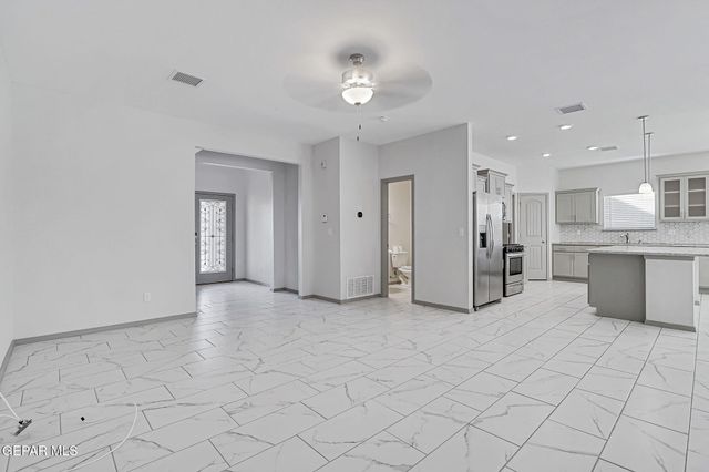 13899 Garforth Avenue, Horizon City, TX 79928