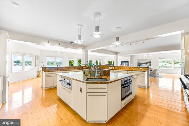 1501 SHORE RD, Middle River, MD 21220