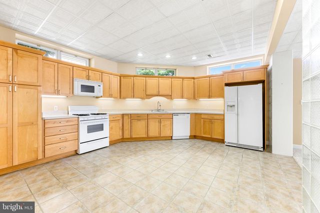 1501 SHORE RD, Middle River, MD 21220