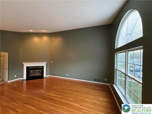 1941 Willings Lane, Lower Saucon Twp, PA 18055