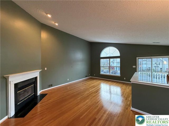 1941 Willings Lane, Lower Saucon Twp, PA 18055