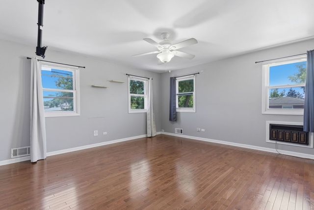 8753 S Kostner Avenue, Hometown, IL 60456