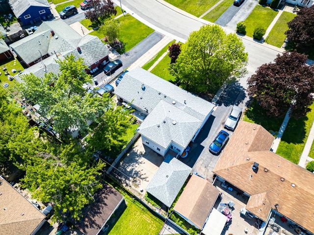 8753 S Kostner Avenue, Hometown, IL 60456