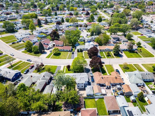 8753 S Kostner Avenue, Hometown, IL 60456