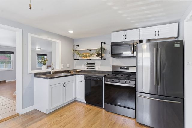 8753 S Kostner Avenue, Hometown, IL 60456