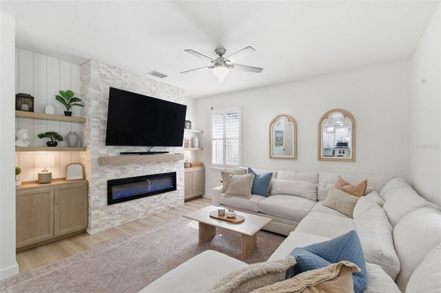 4130 GRANITE GLEN LOOP, Wesley Chapel, FL 33544