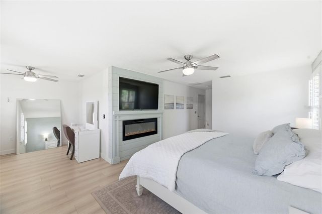 4130 GRANITE GLEN LOOP, Wesley Chapel, FL 33544